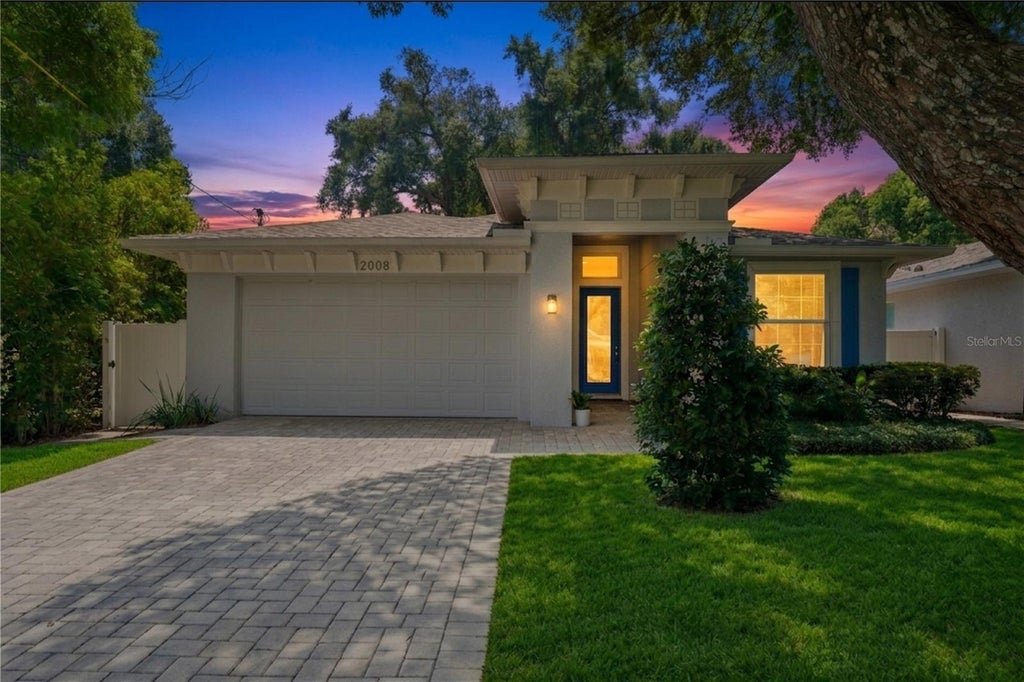 Photo of 2008 E Grant Avenue, Orlando, FL 32806 (MLS # O6435371)