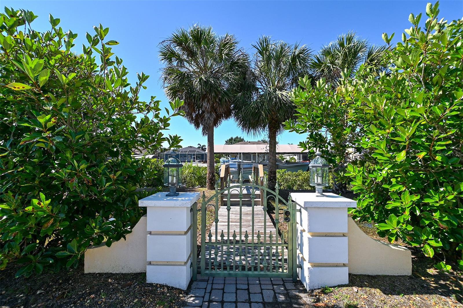 RIVERDALE - Residential