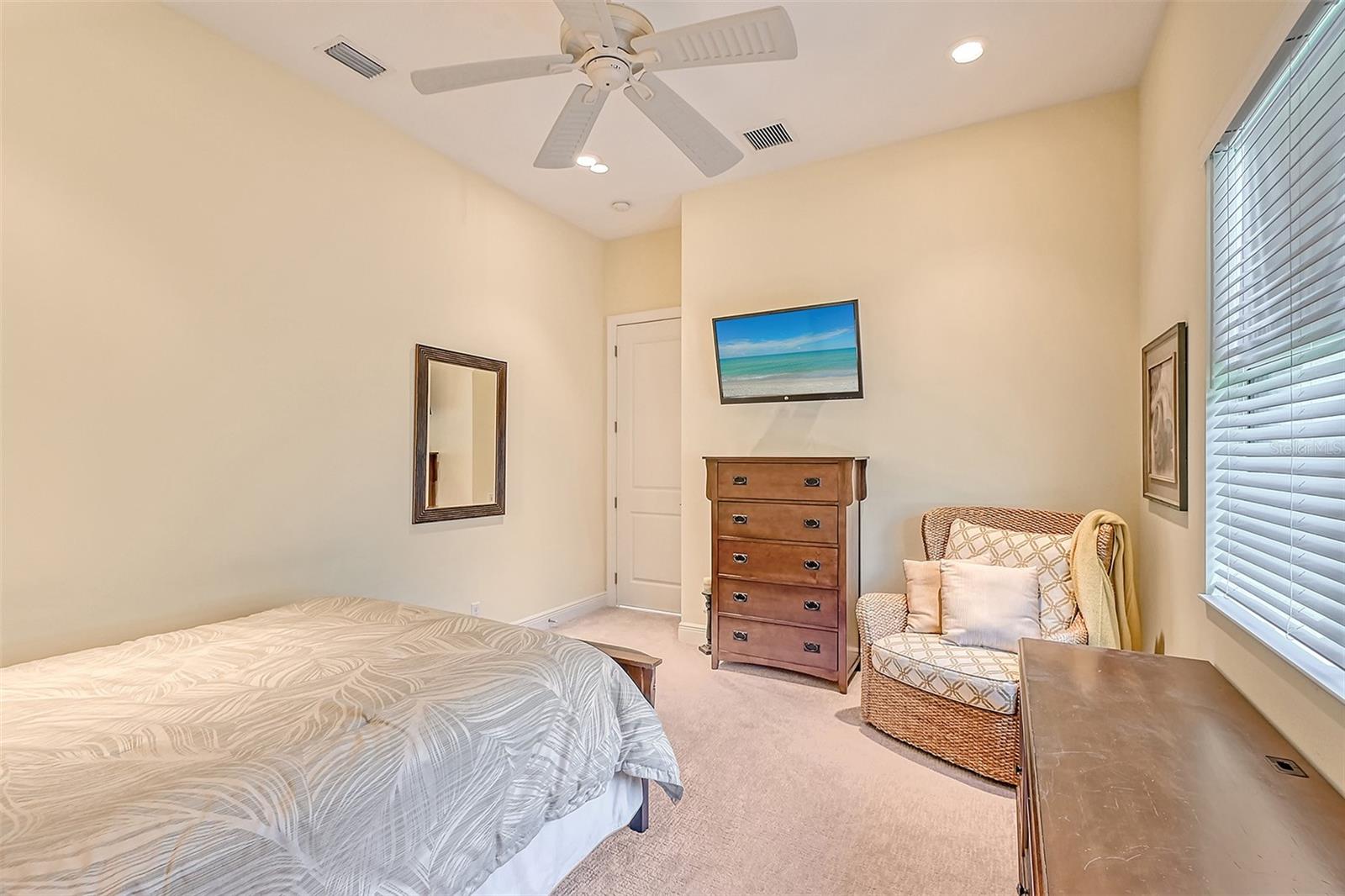 RIVERDALE - Residential