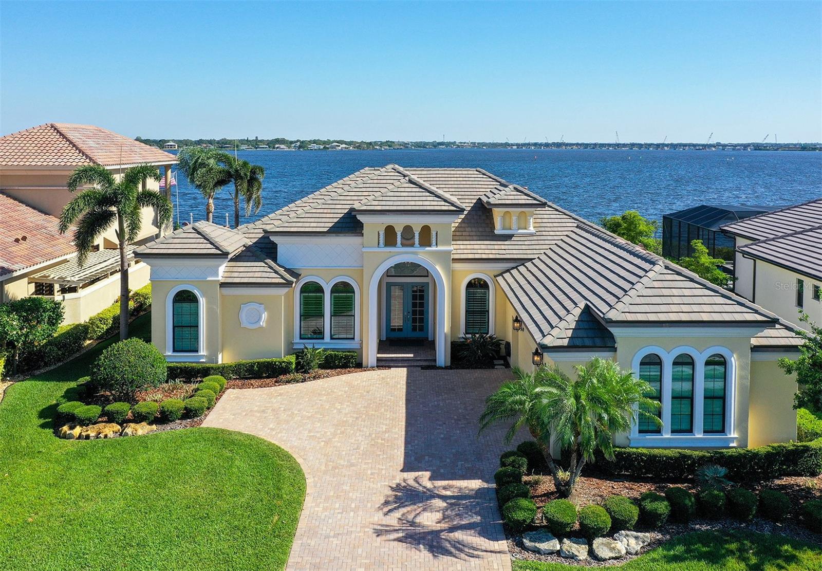 RIVERDALE - Residential