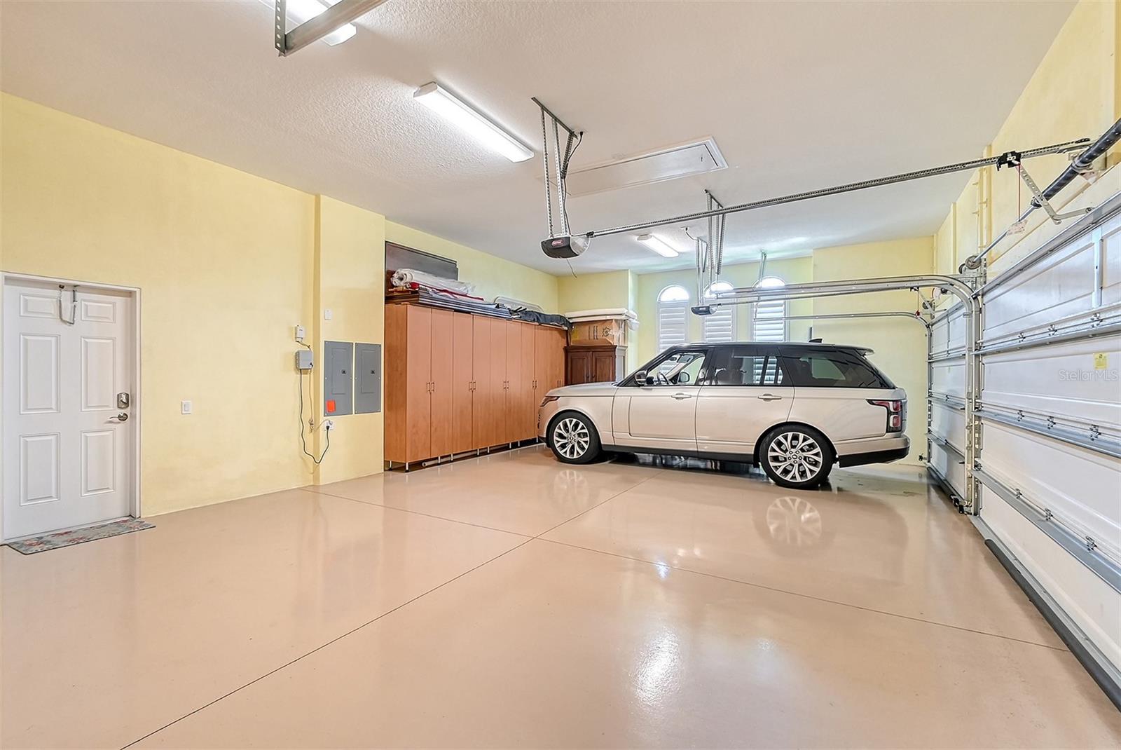 RIVERDALE - Residential