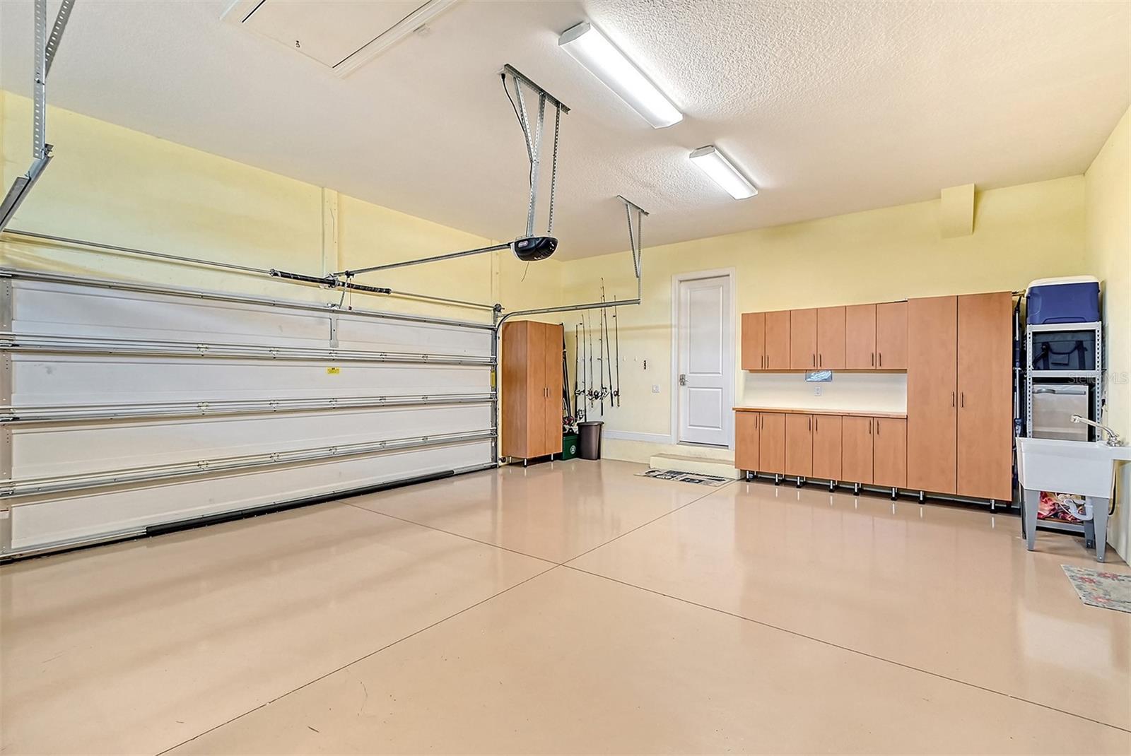 RIVERDALE - Residential