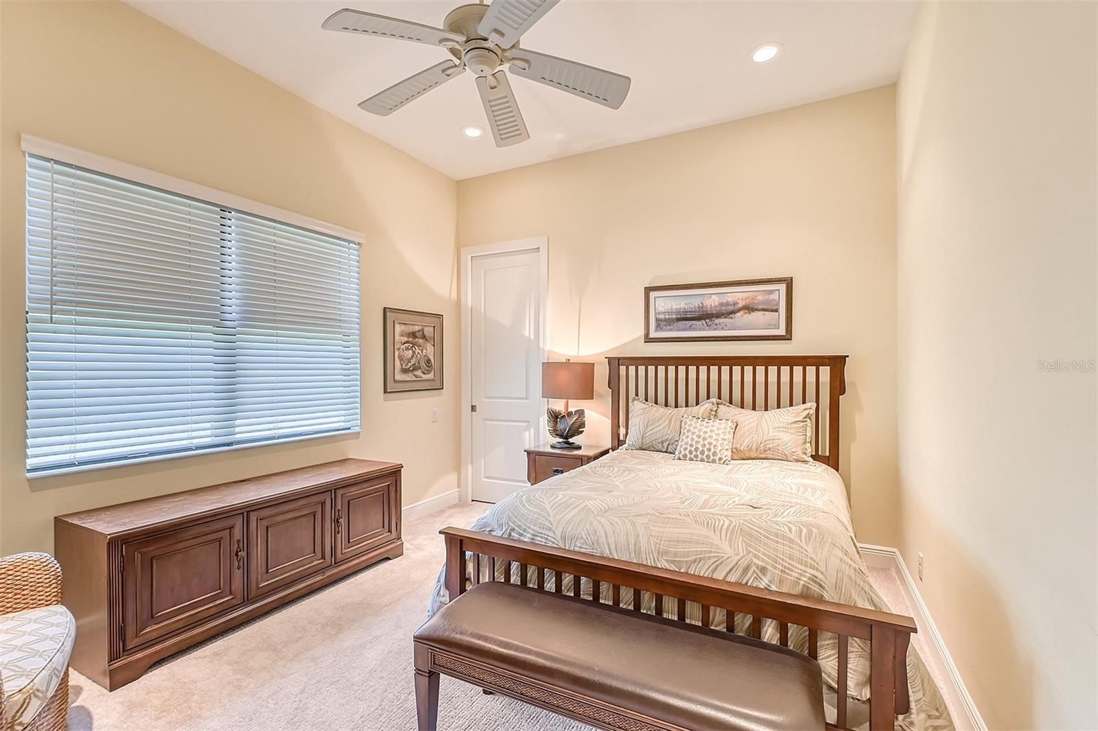 RIVERDALE - Residential