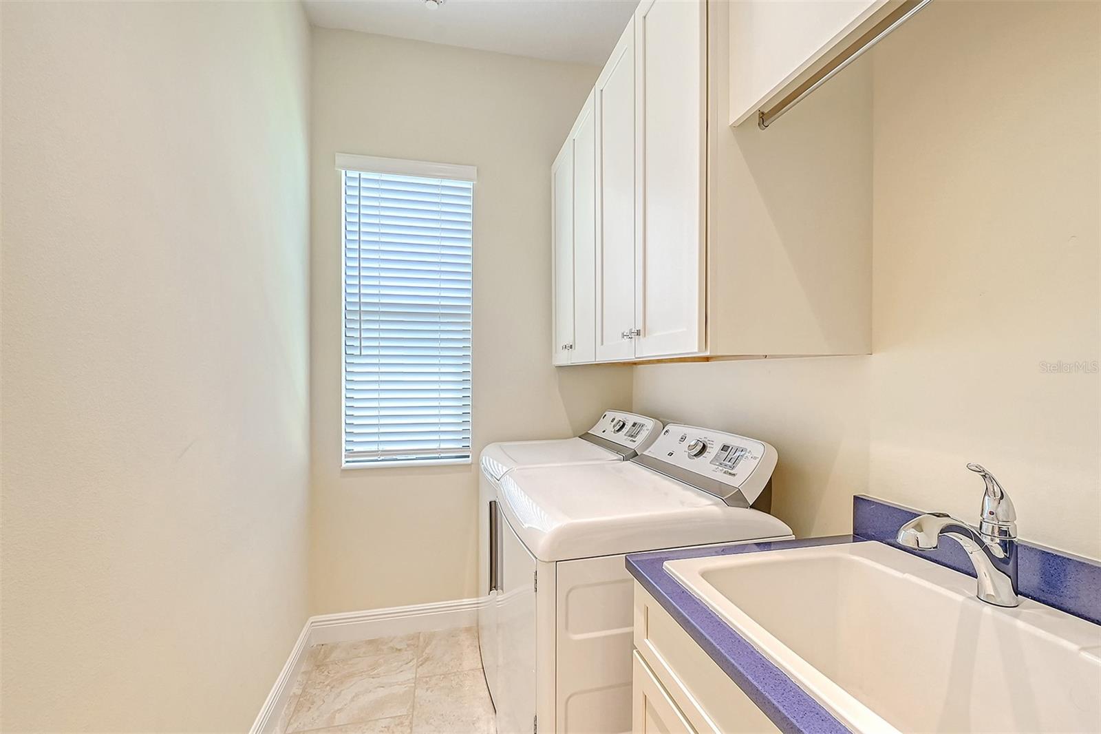 RIVERDALE - Residential