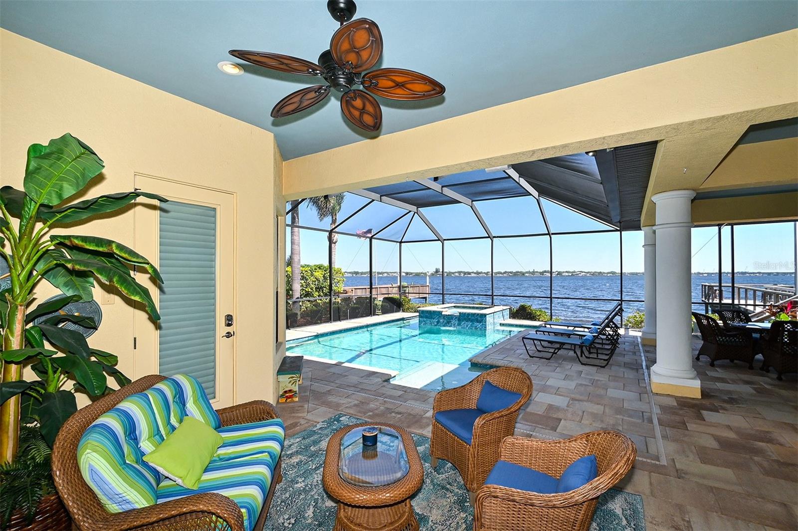 RIVERDALE - Residential