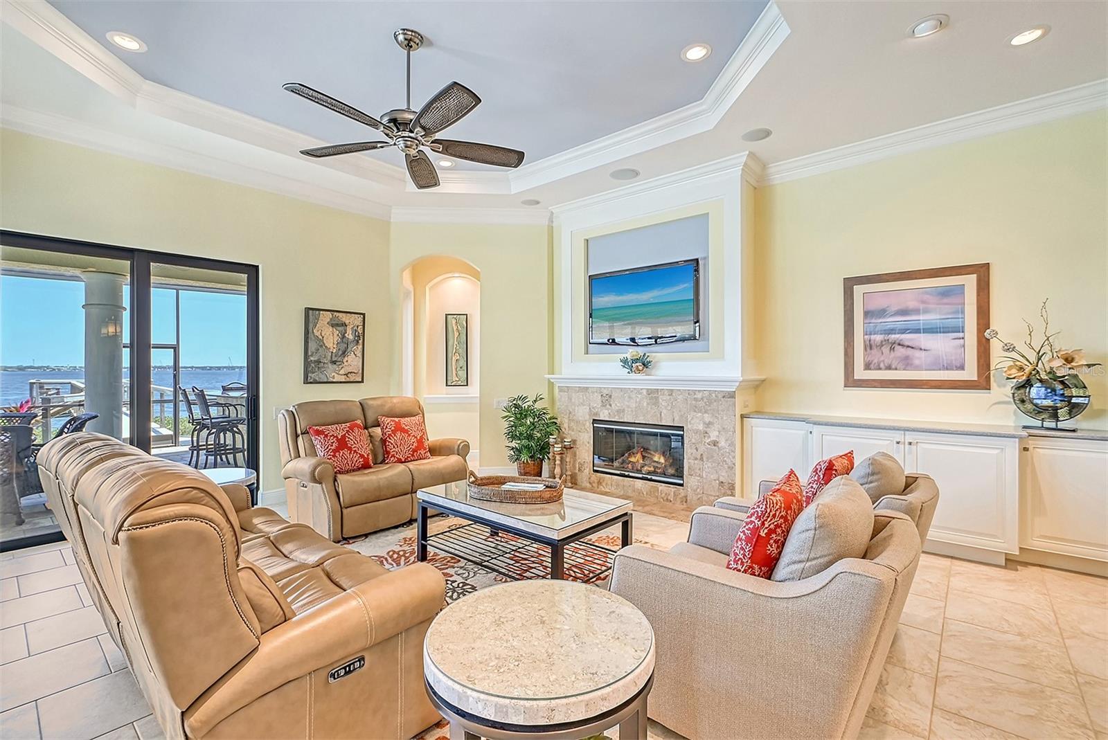 RIVERDALE - Residential