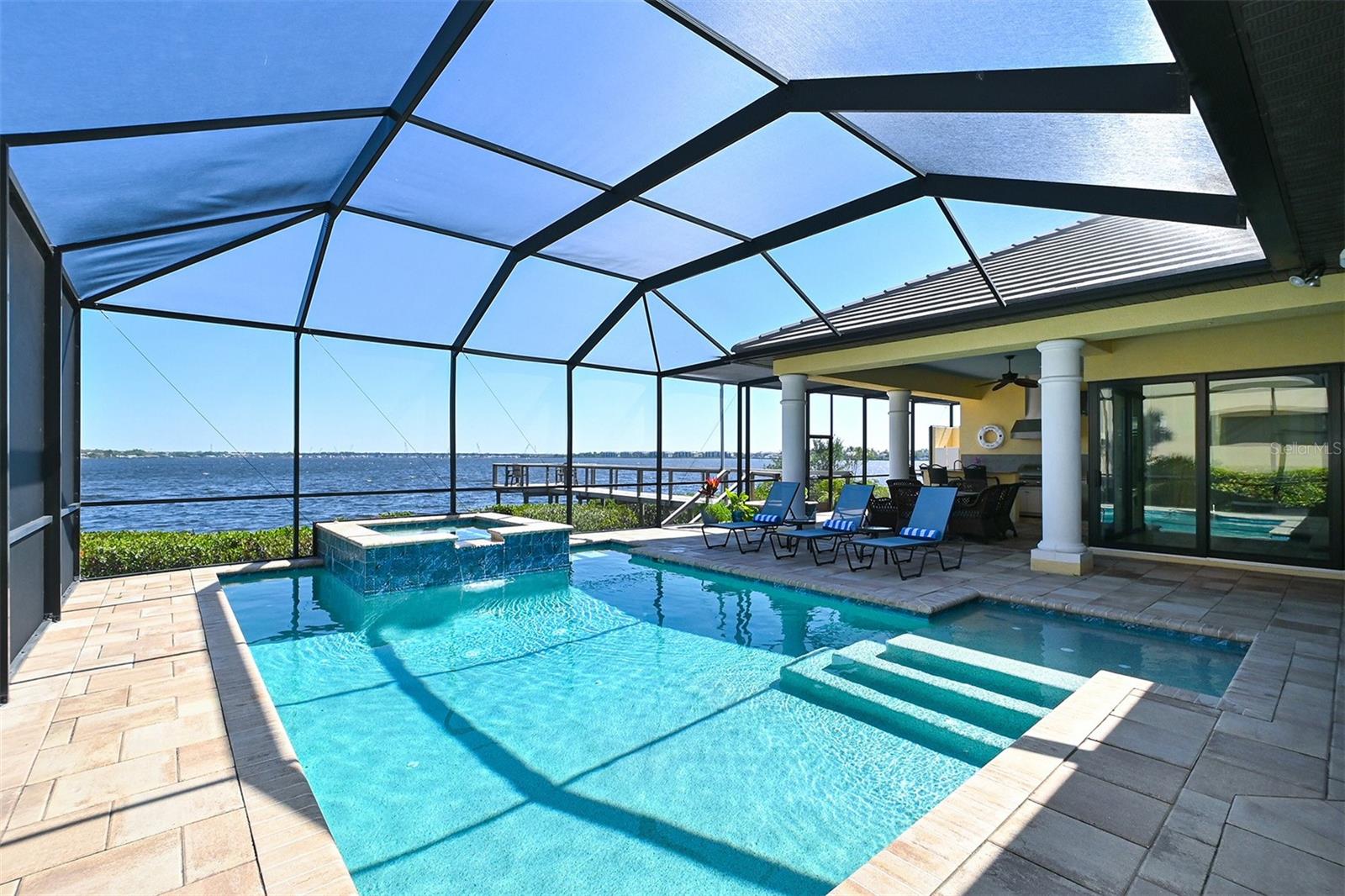 RIVERDALE - Residential