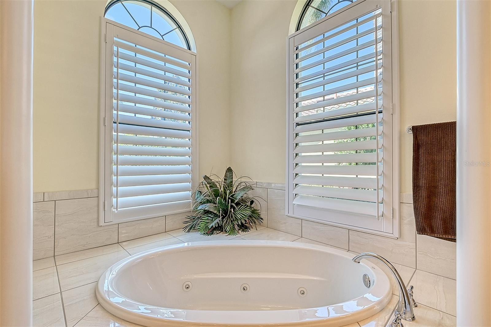 RIVERDALE - Residential