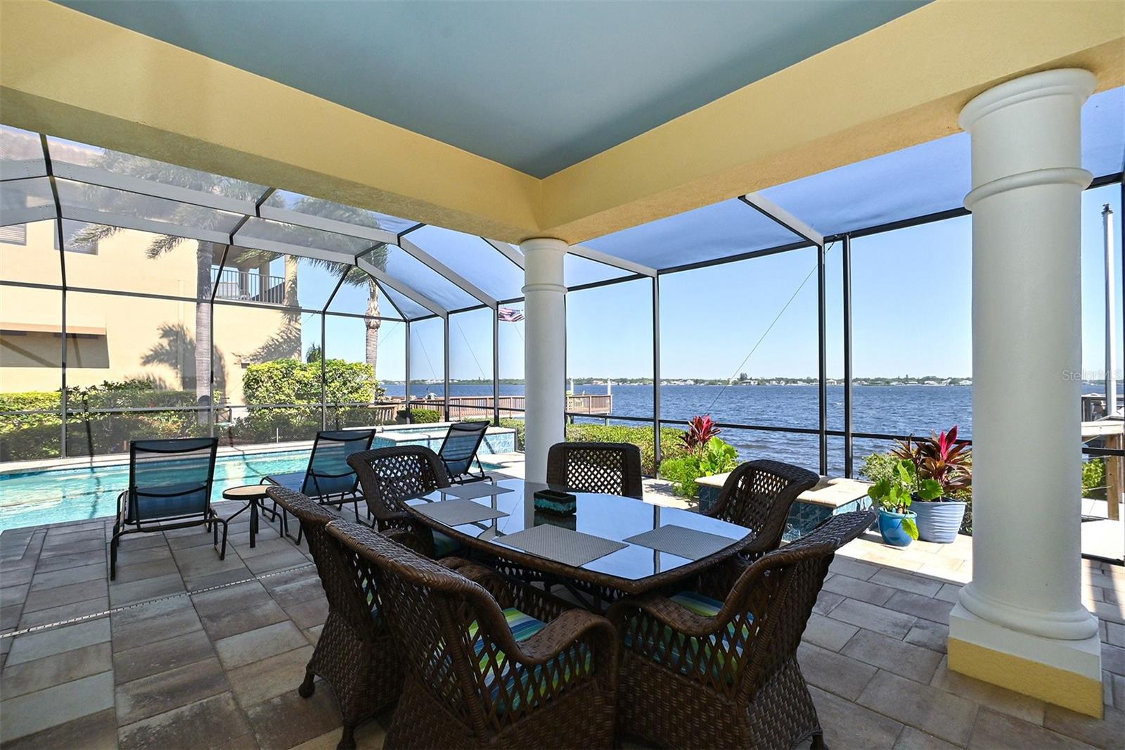 RIVERDALE - Residential