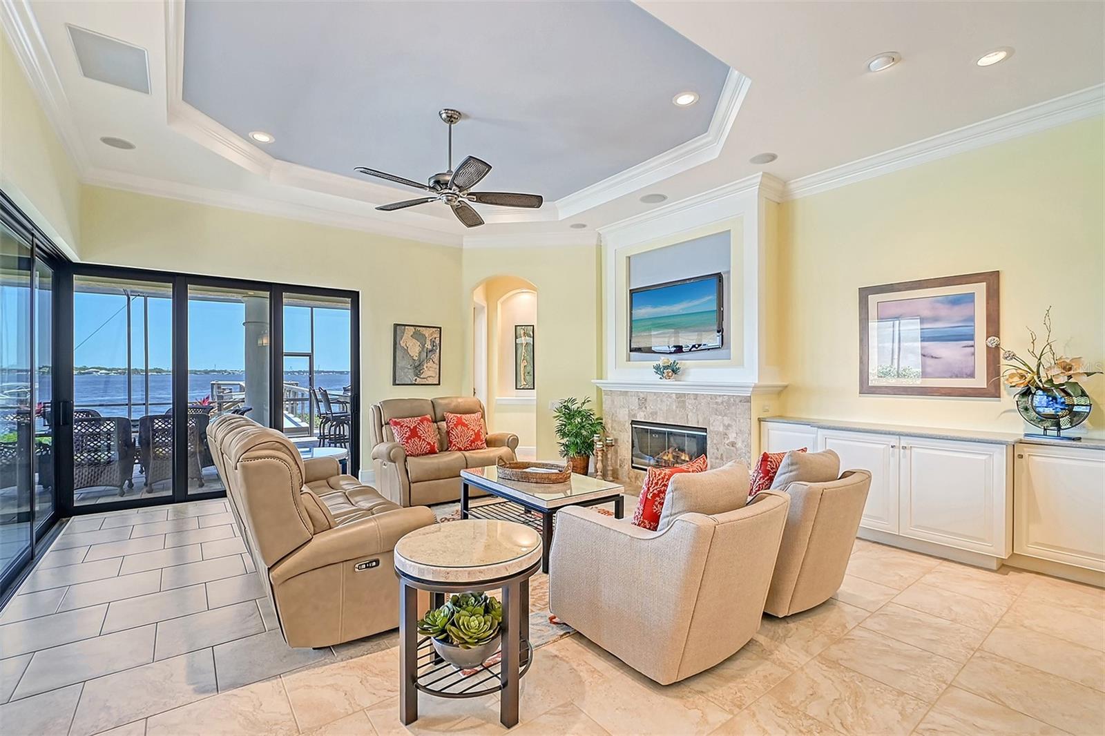 RIVERDALE - Residential