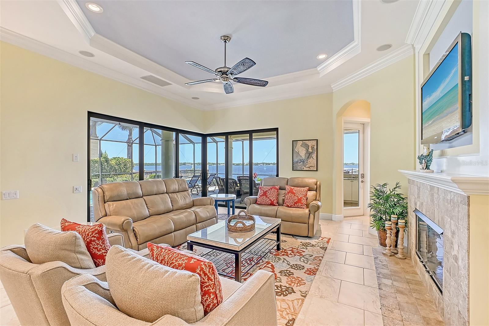 RIVERDALE - Residential