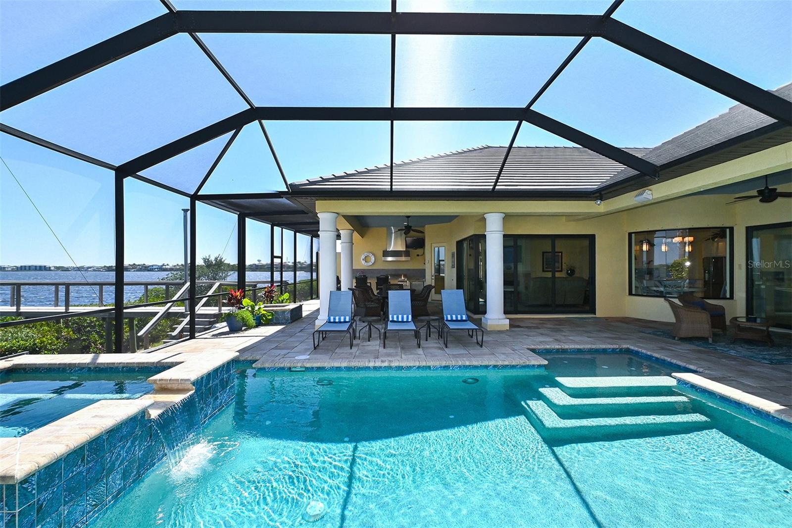 RIVERDALE - Residential