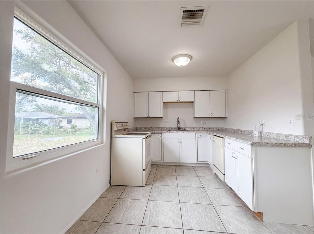 Photo of 737 Gulf Coast Boulevard, Venice, FL 34285 (MLS # O6391518)