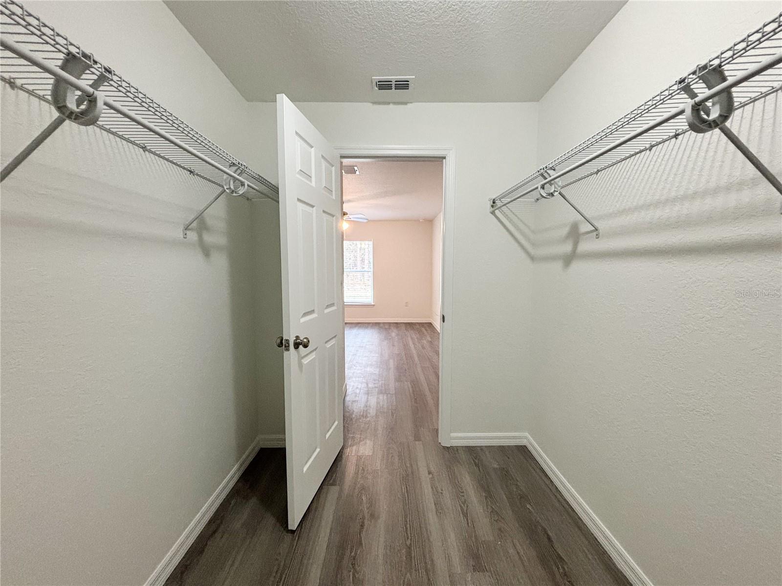 LAKE TROPICANA - Residential