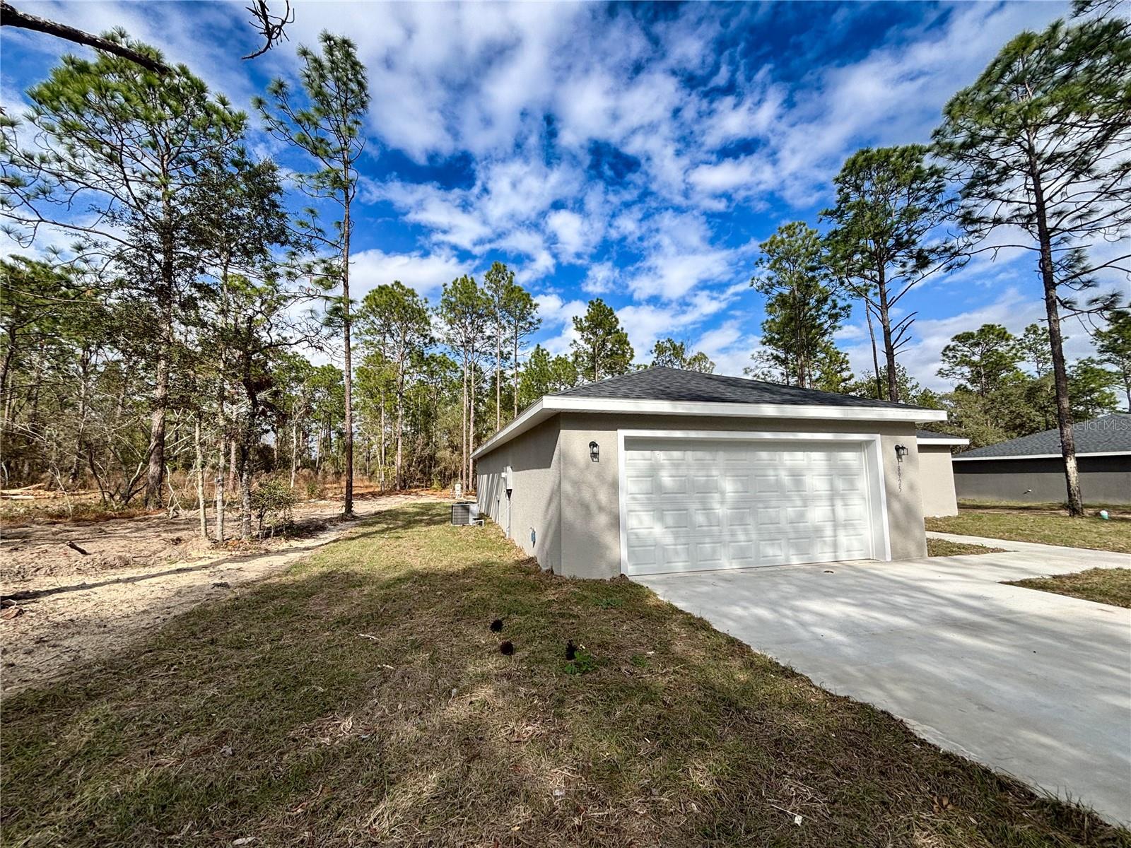 LAKE TROPICANA - Residential