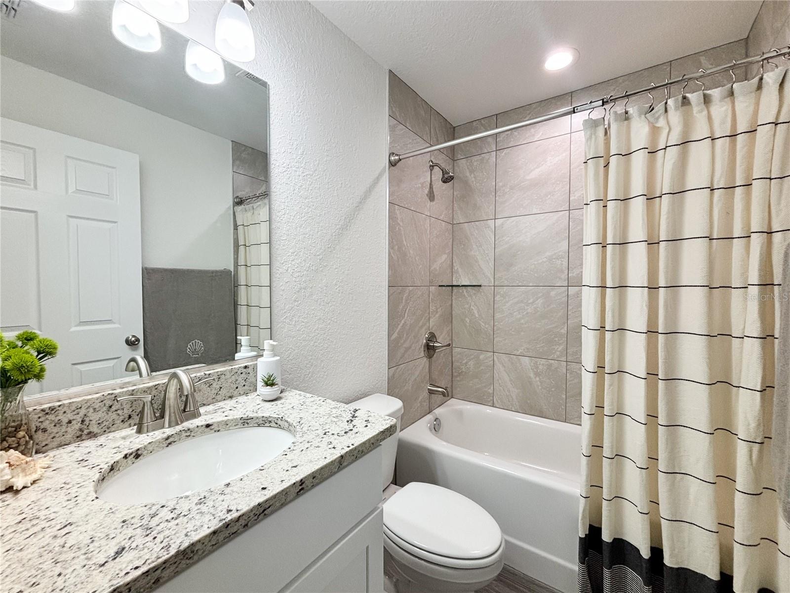 LAKE TROPICANA - Residential