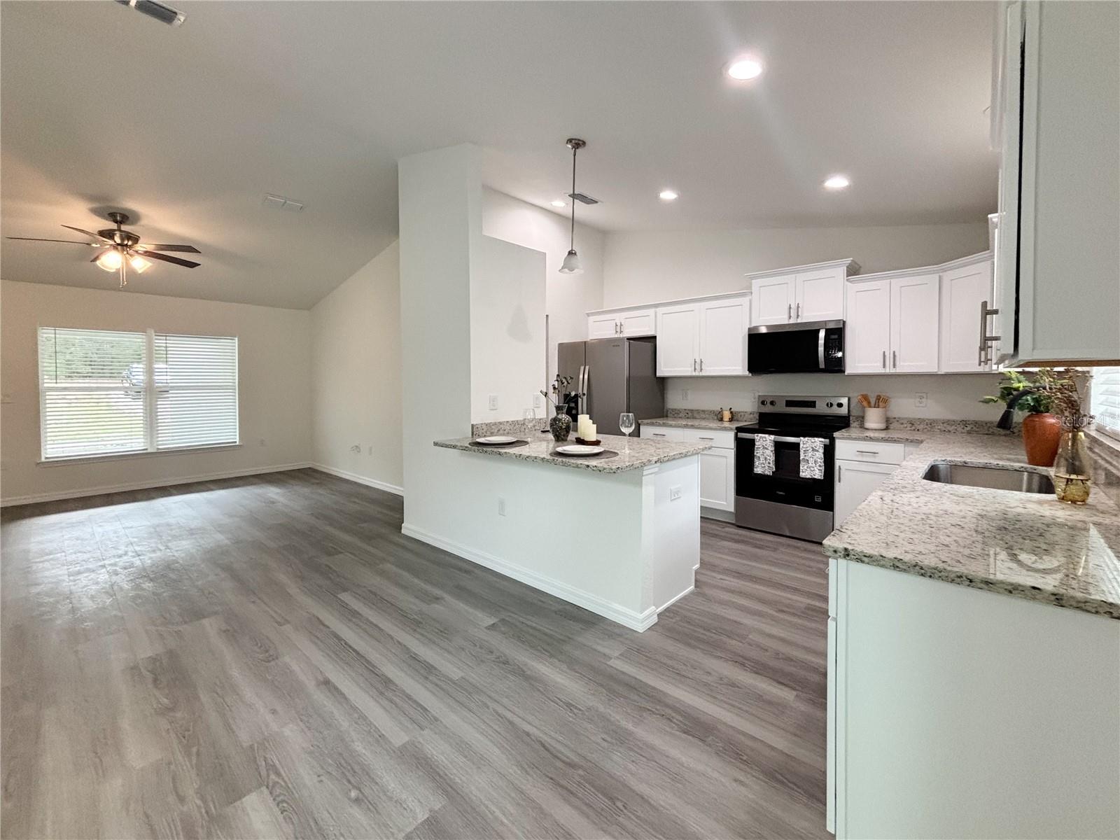 LAKE TROPICANA - Residential