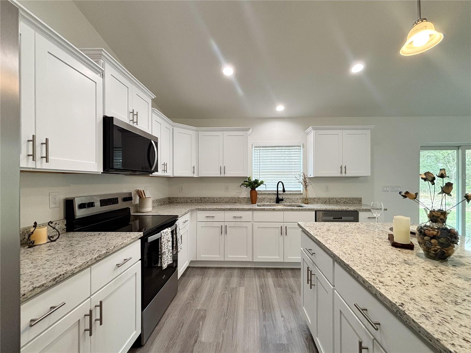 LAKE TROPICANA - Residential