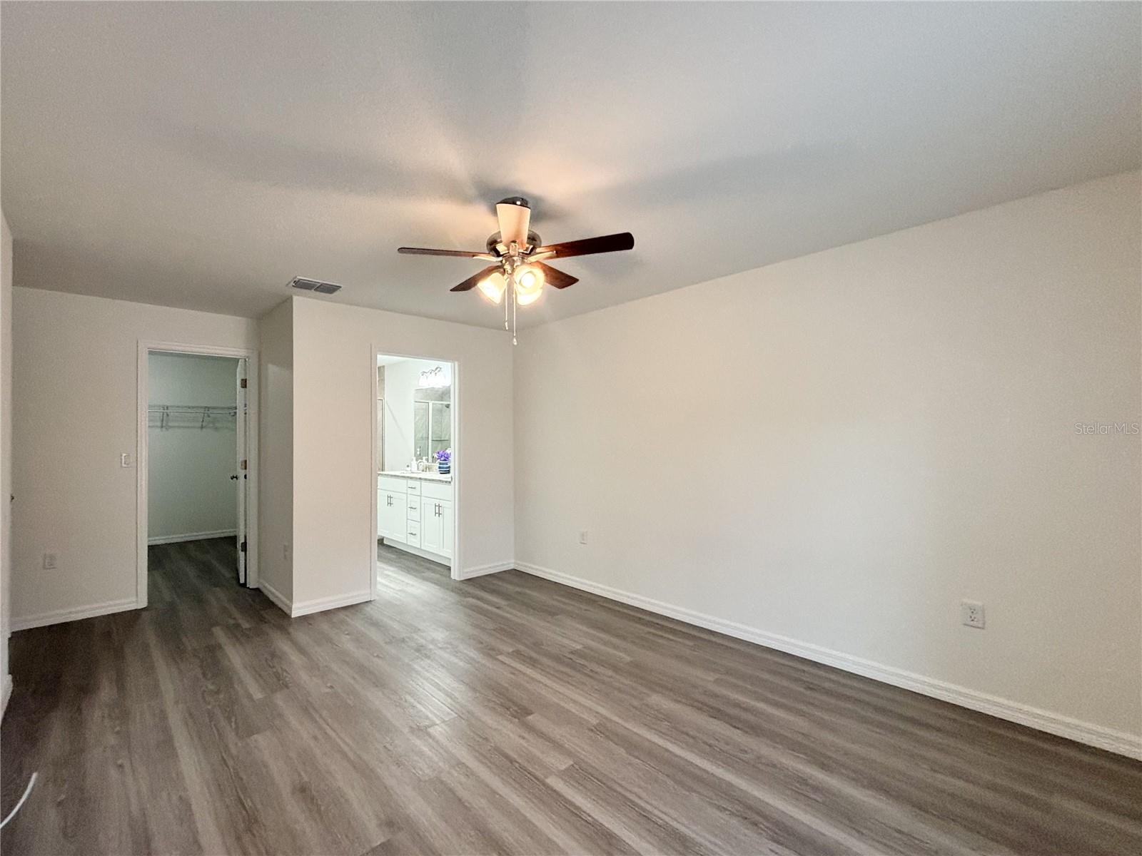 LAKE TROPICANA - Residential