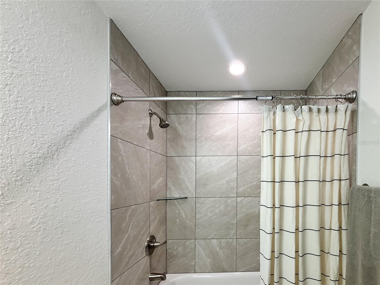 LAKE TROPICANA - Residential