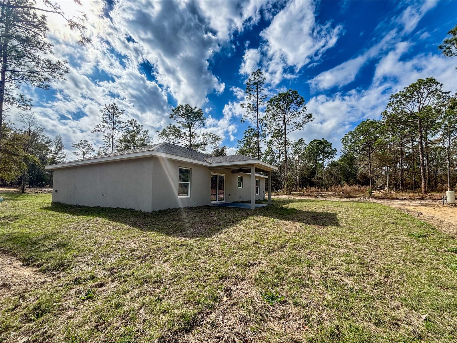 LAKE TROPICANA - Residential