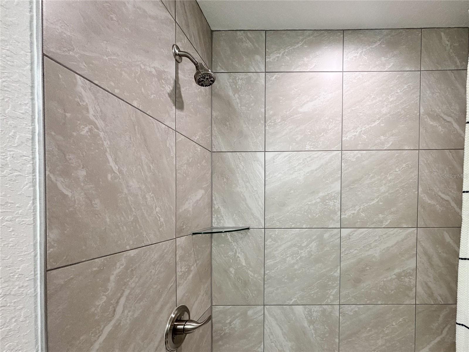 LAKE TROPICANA - Residential