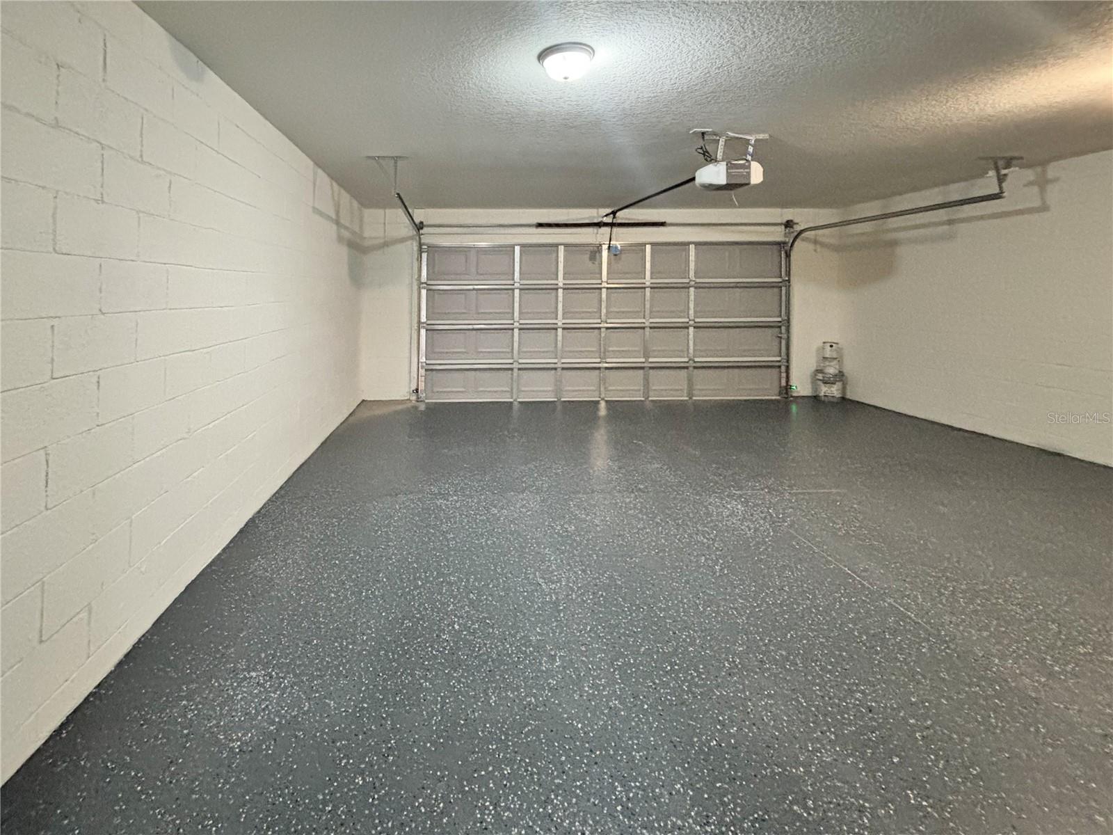 LAKE TROPICANA - Residential