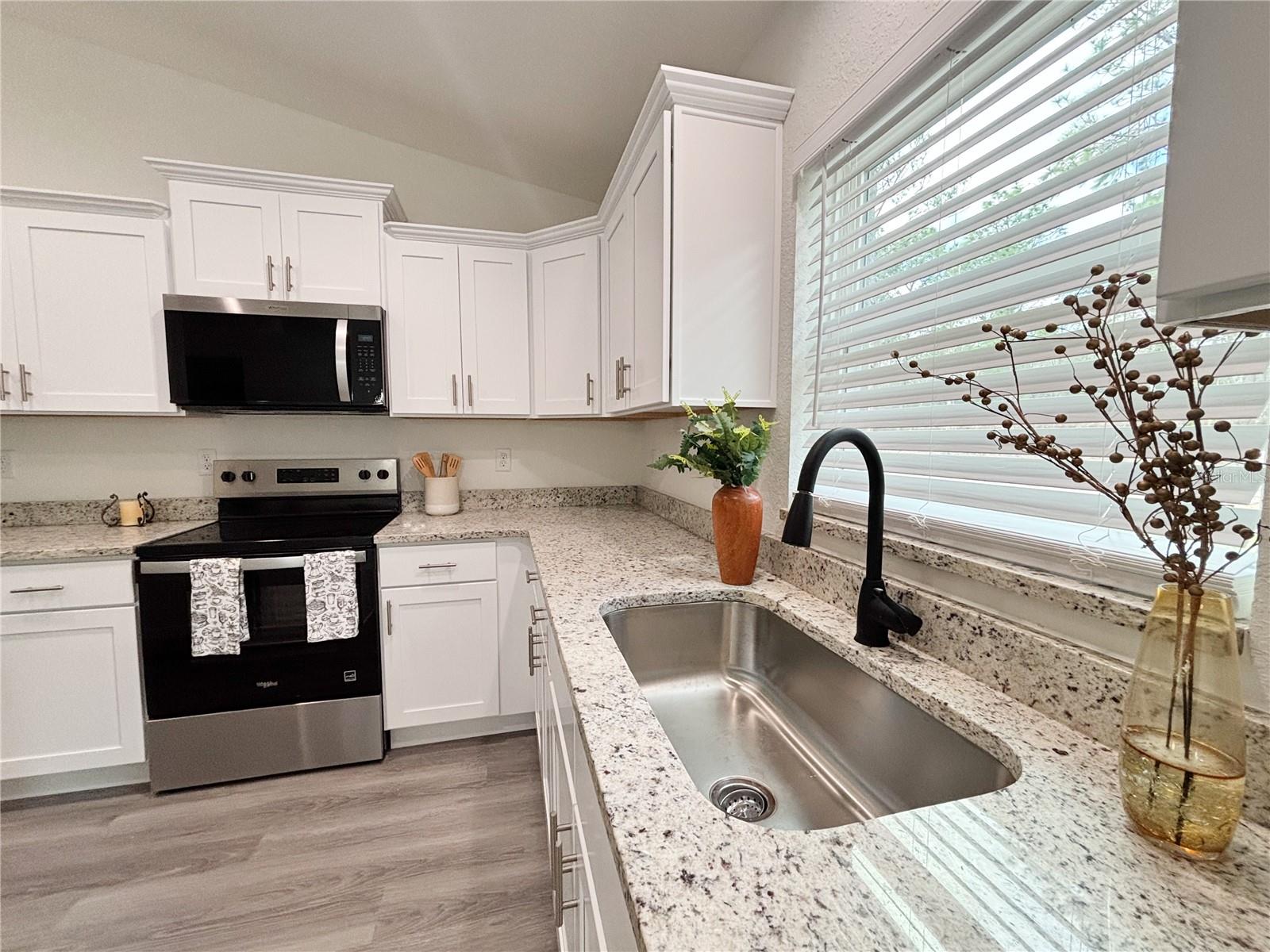 LAKE TROPICANA - Residential