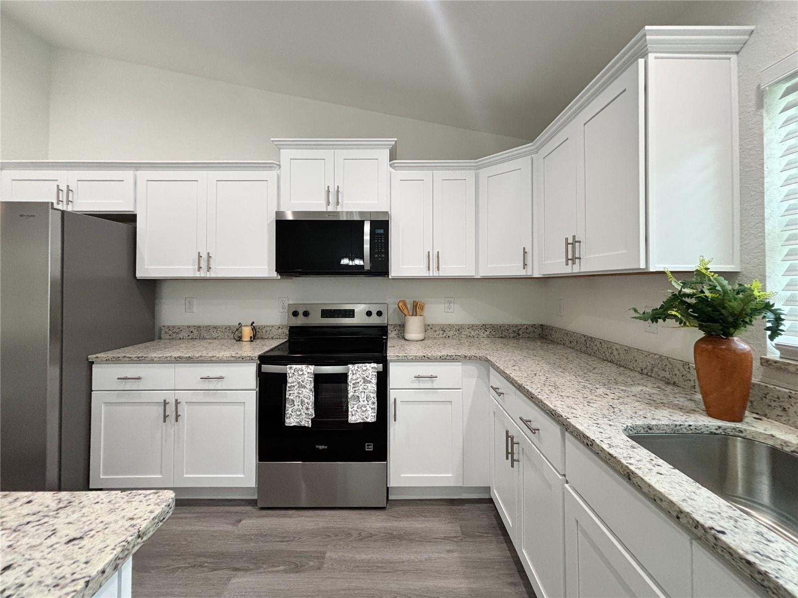 LAKE TROPICANA - Residential