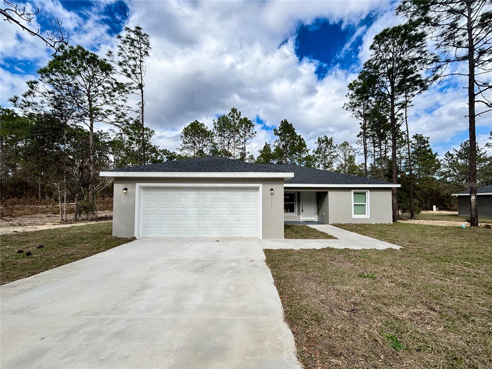 LAKE TROPICANA - Residential