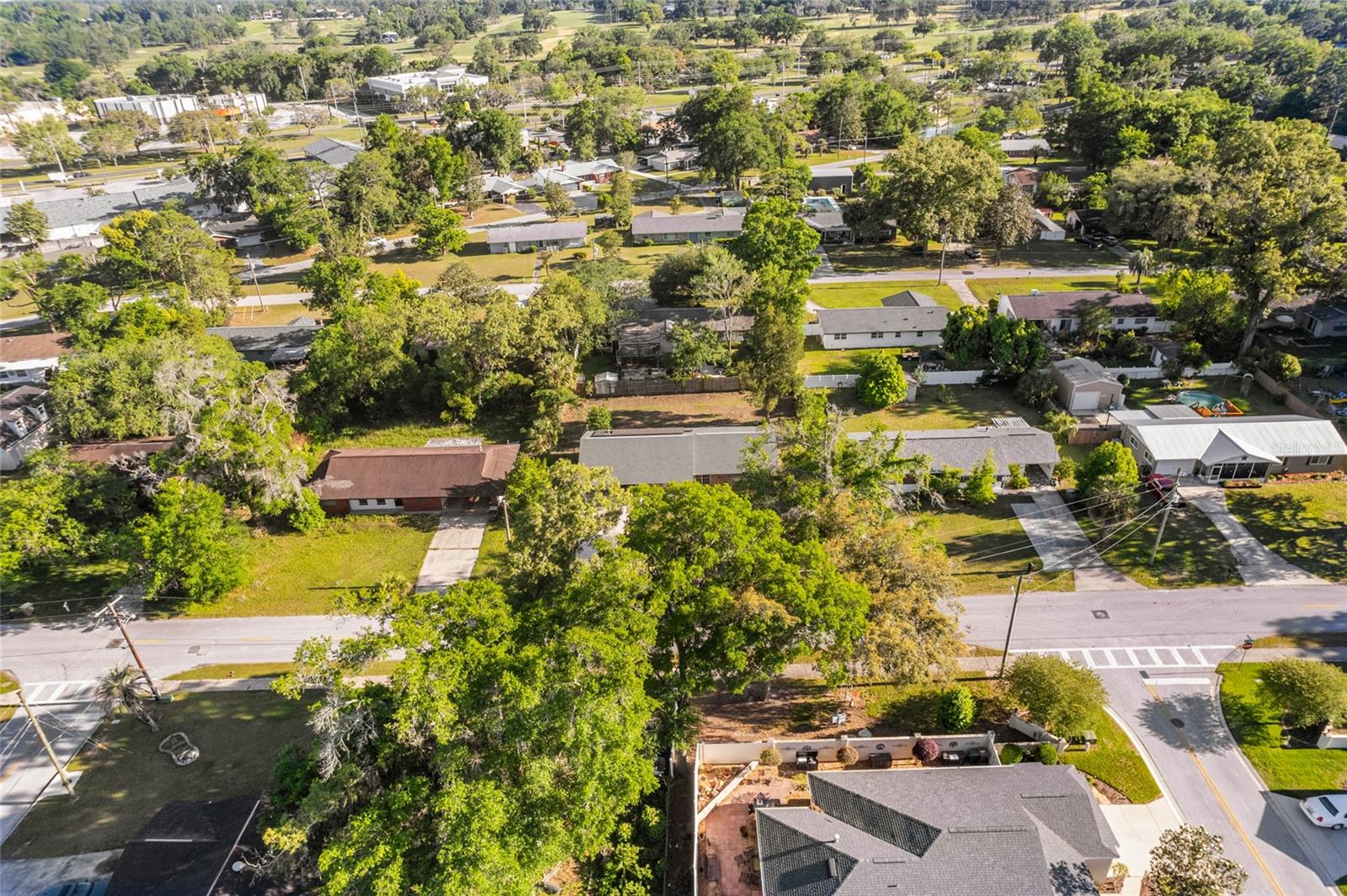 COUNTRY ESTATE - Residential