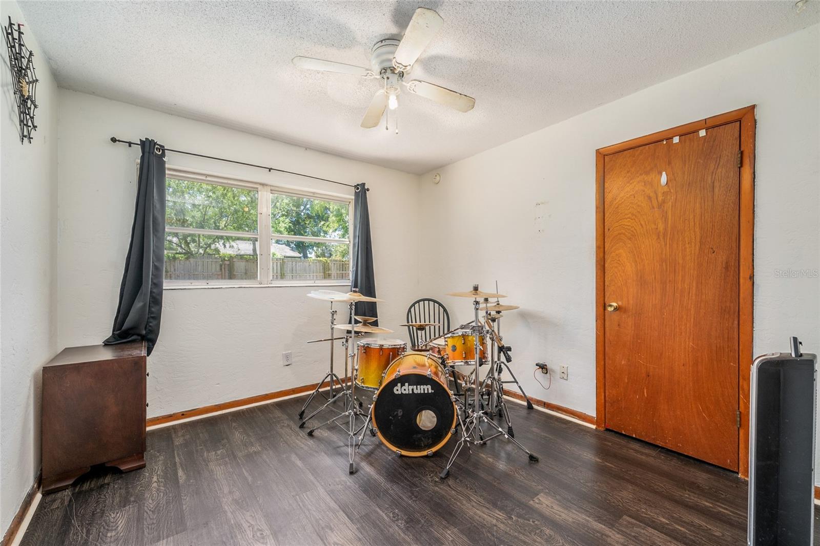 COUNTRY ESTATE - Residential