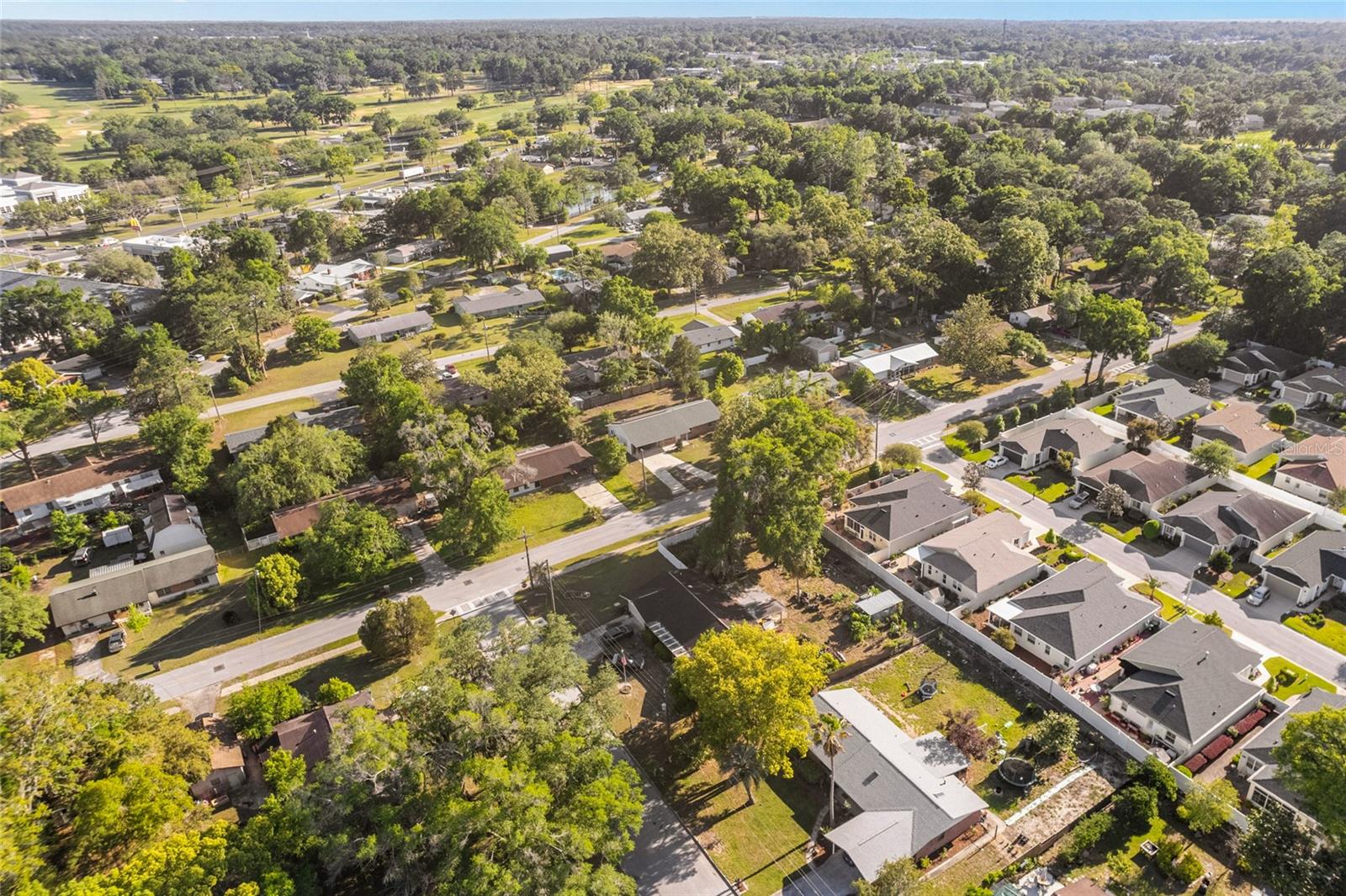 COUNTRY ESTATE - Residential