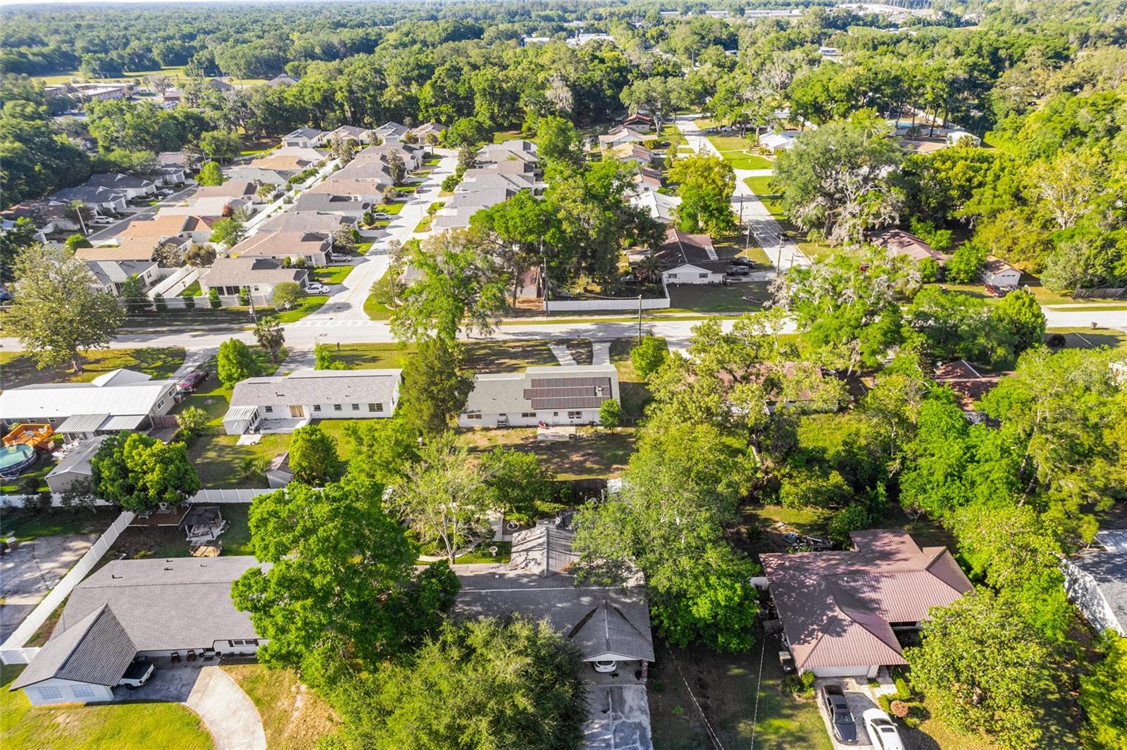 COUNTRY ESTATE - Residential