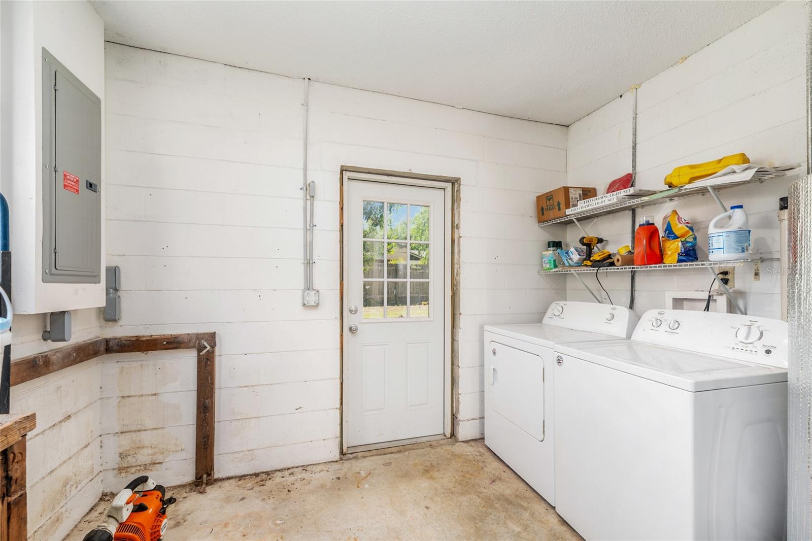 COUNTRY ESTATE - Residential