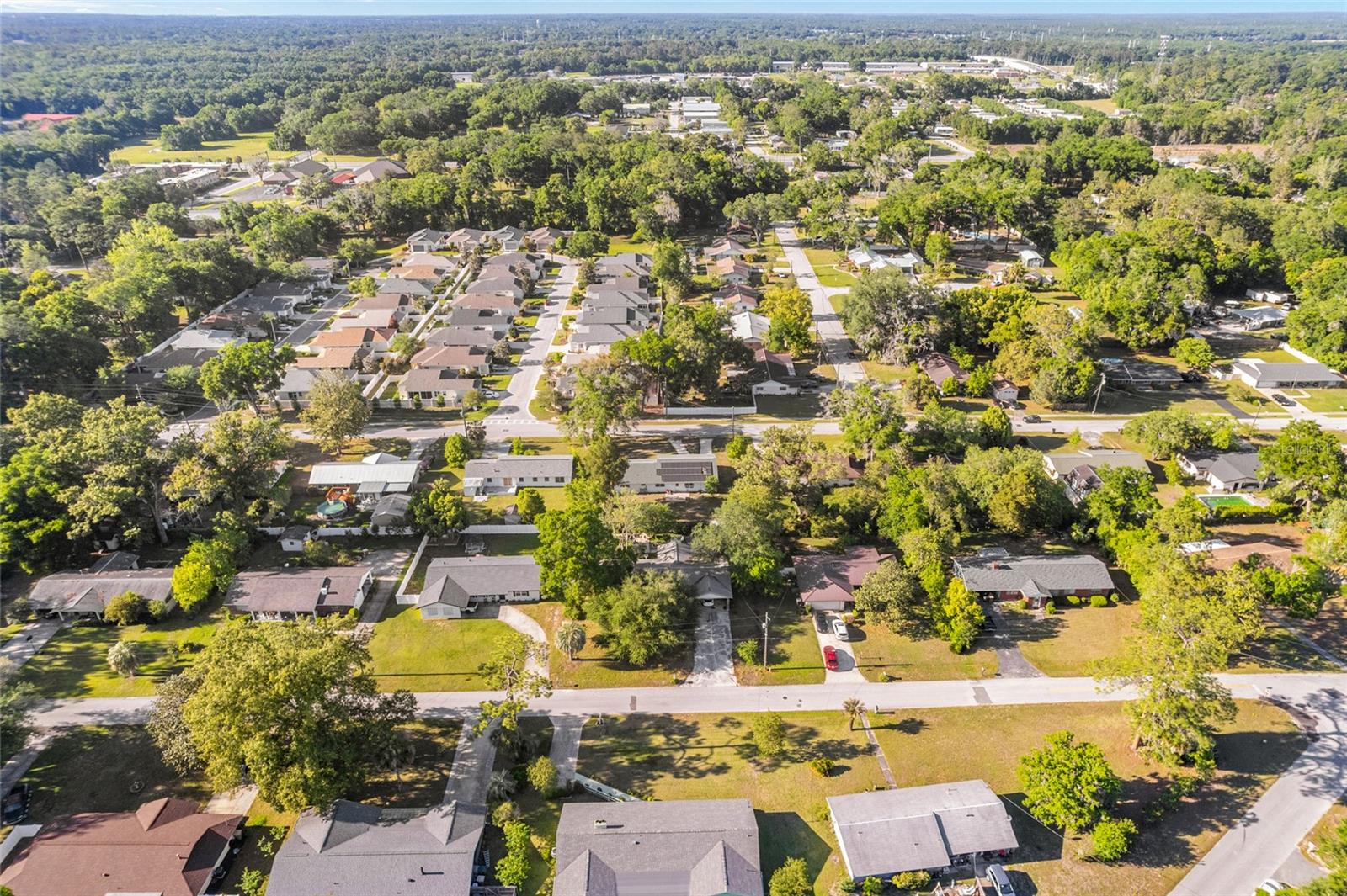 COUNTRY ESTATE - Residential