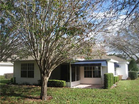 A home in TAVARES