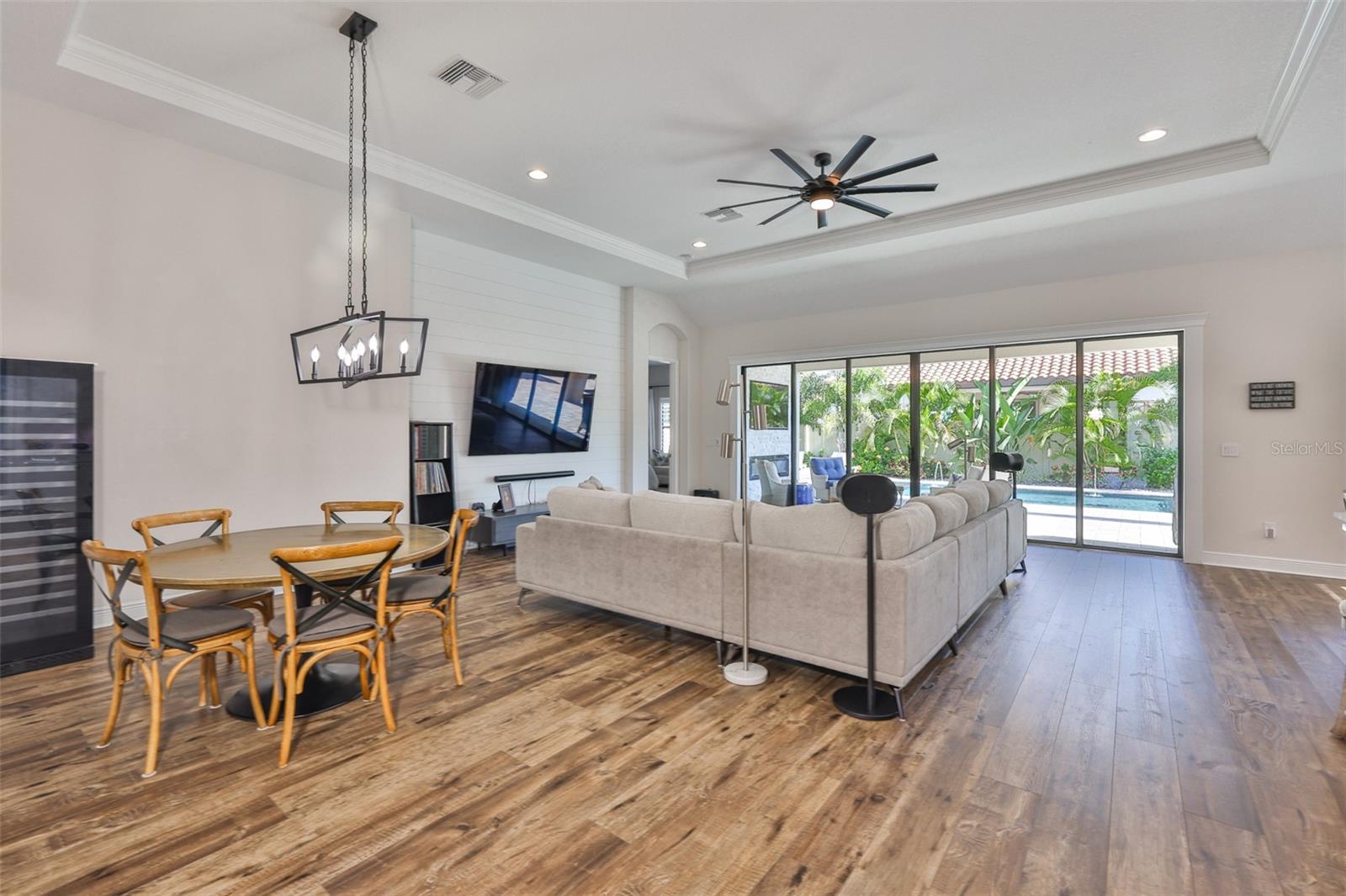 PRISTINE LAKE PRESERVE - Residential