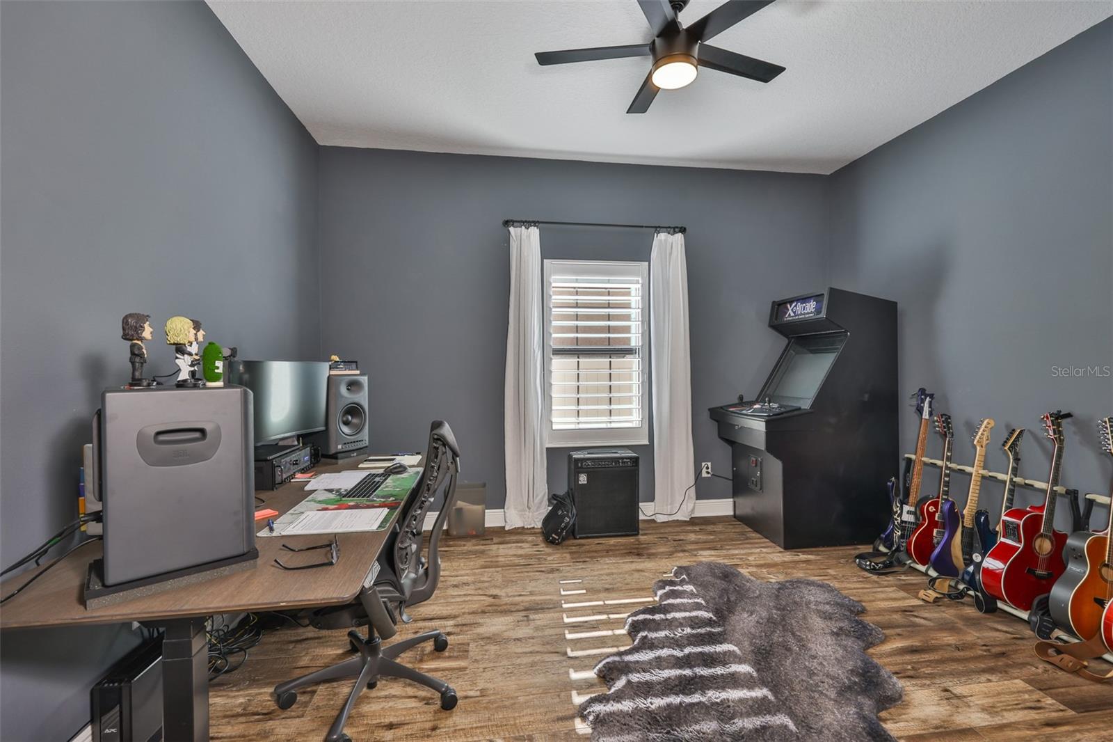 PRISTINE LAKE PRESERVE - Residential