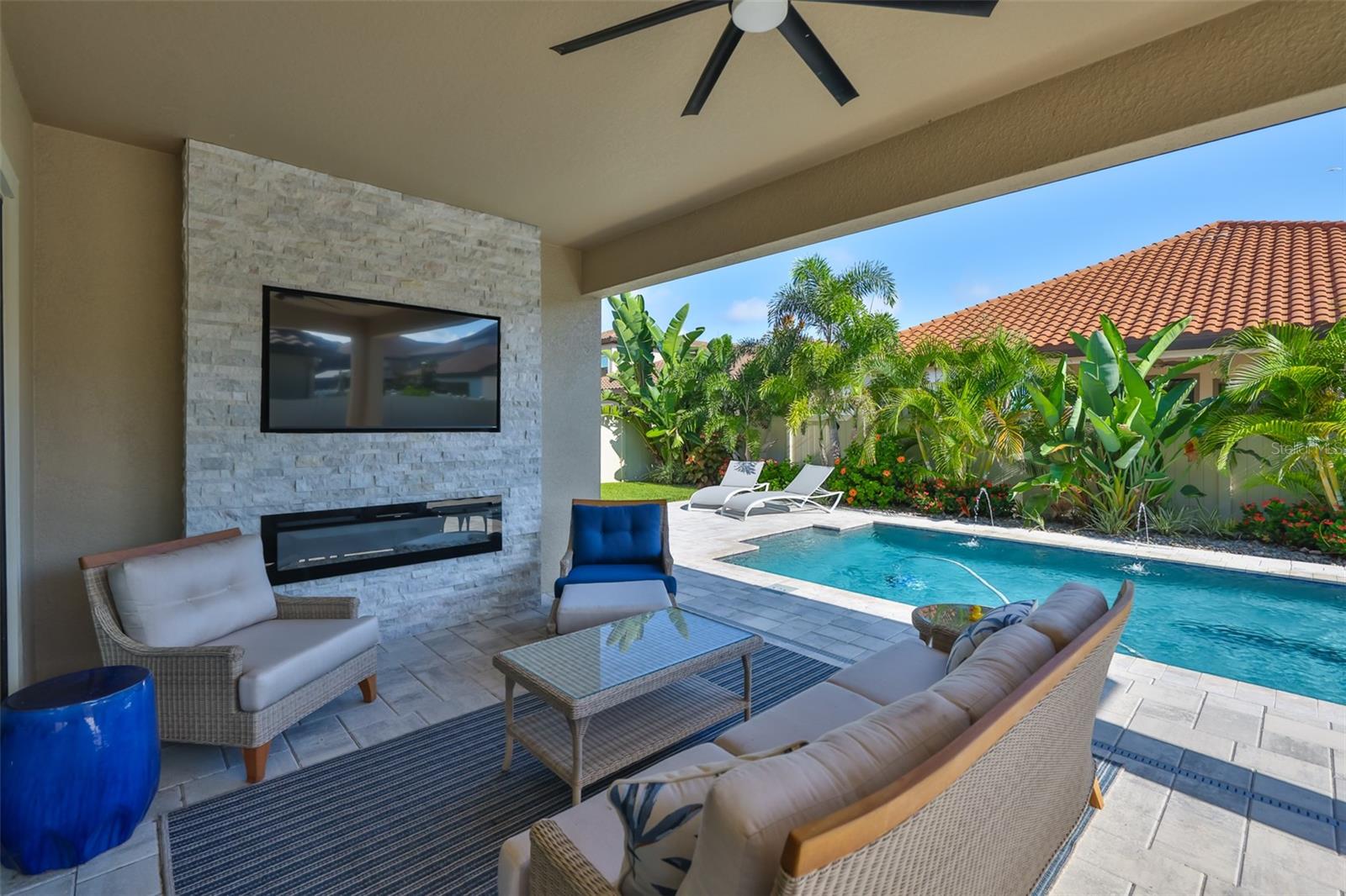 PRISTINE LAKE PRESERVE - Residential