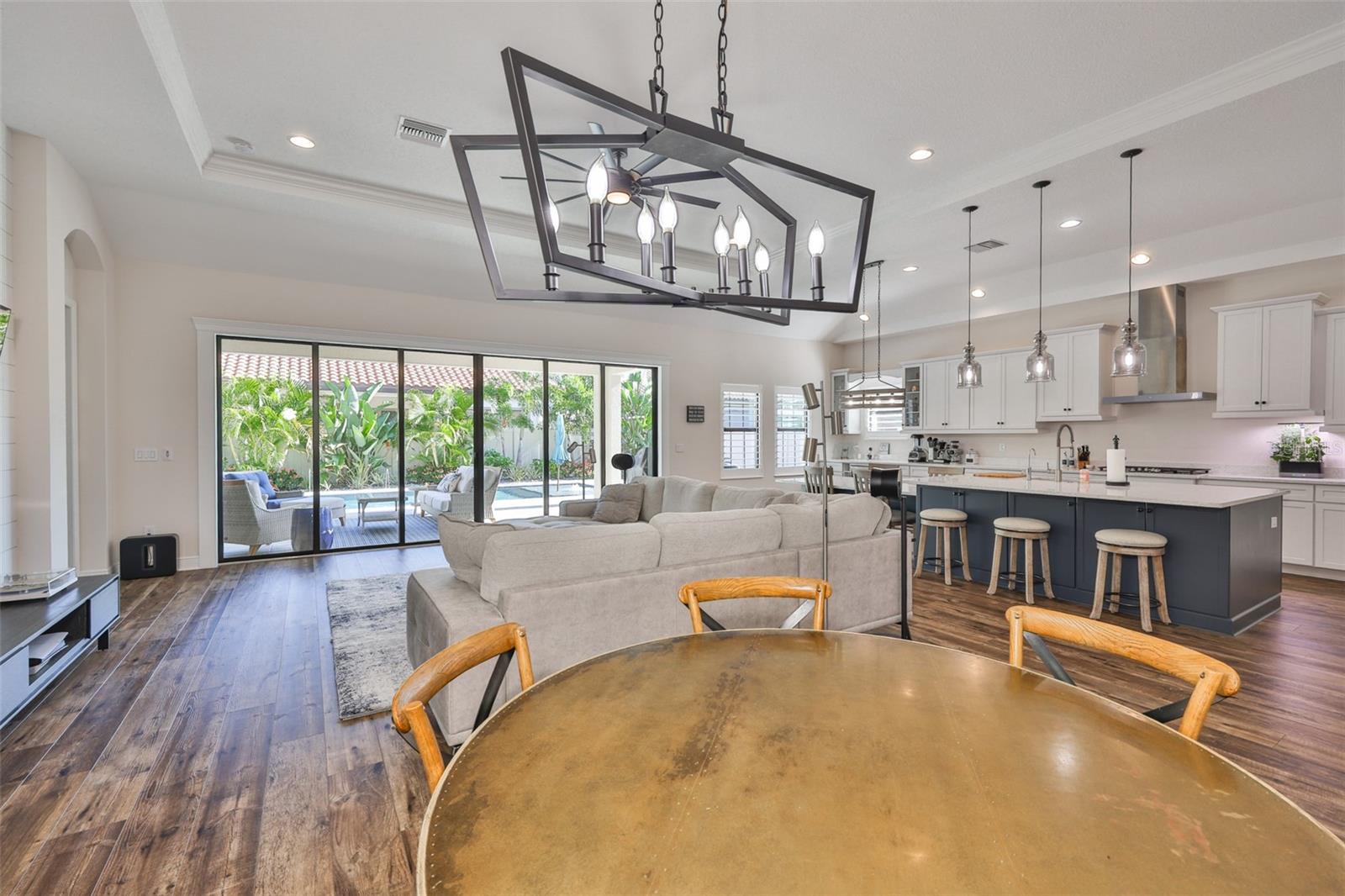 PRISTINE LAKE PRESERVE - Residential