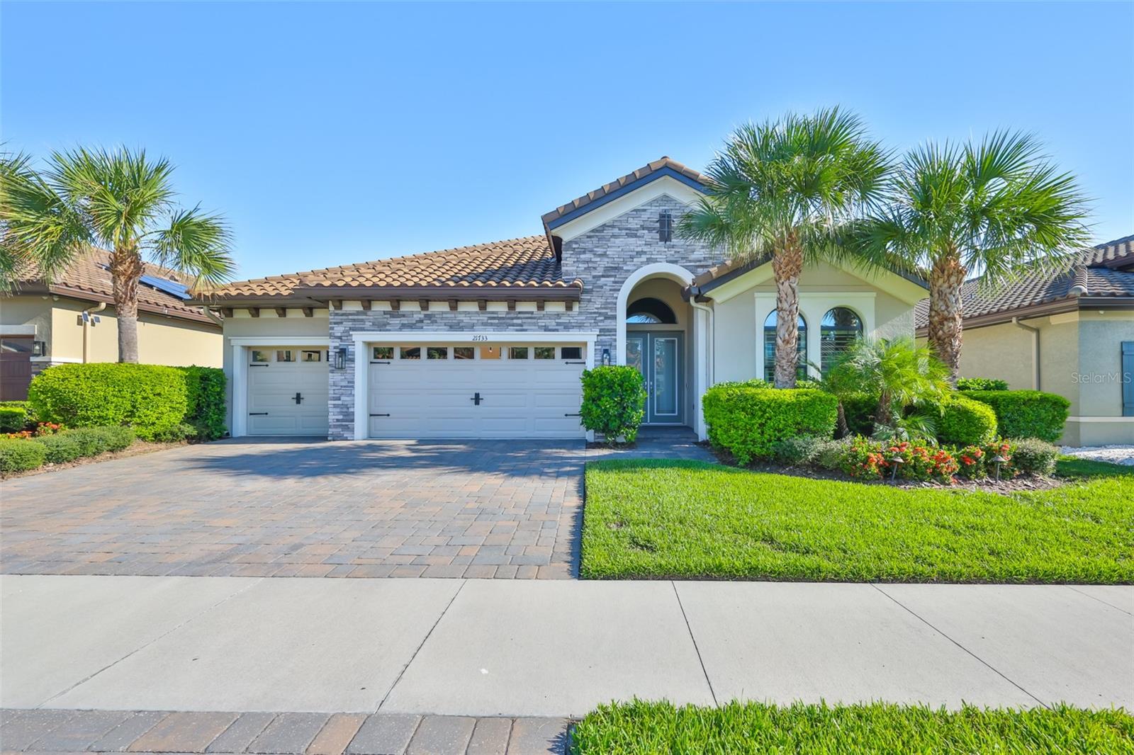 PRISTINE LAKE PRESERVE - Residential