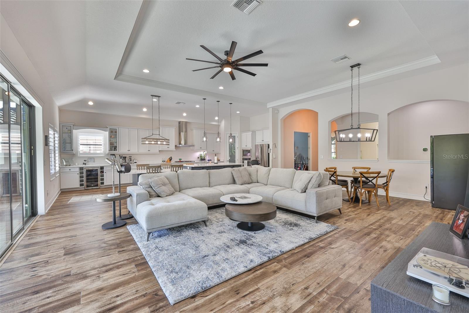 PRISTINE LAKE PRESERVE - Residential