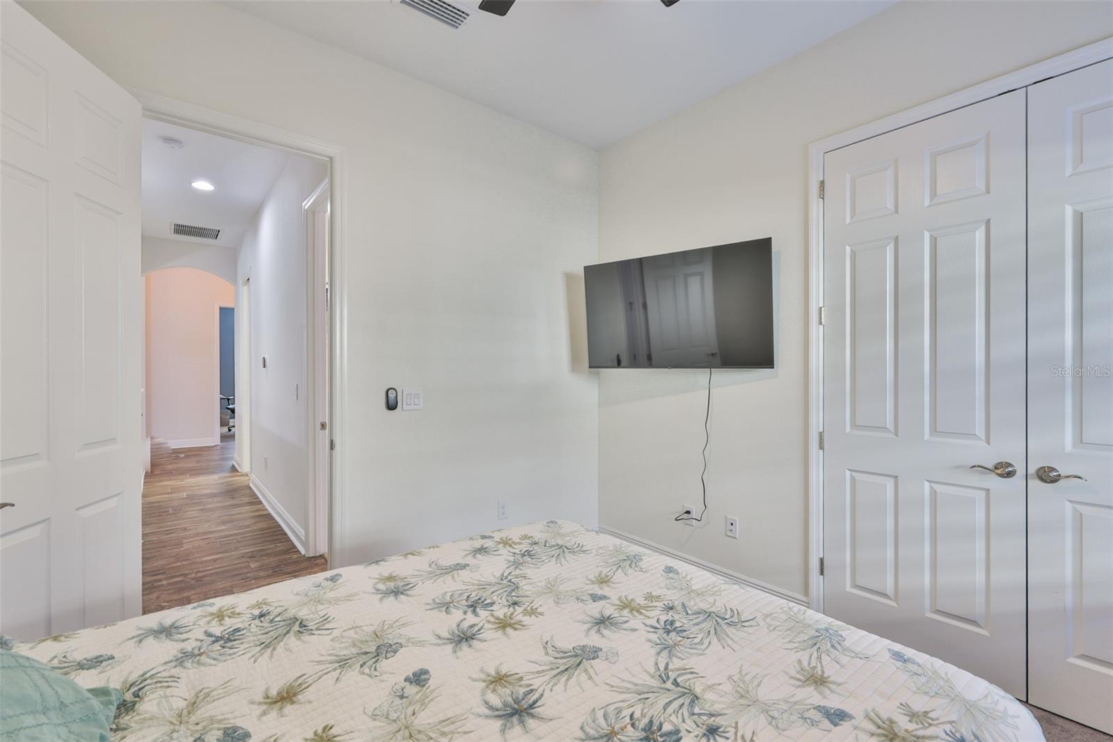 PRISTINE LAKE PRESERVE - Residential