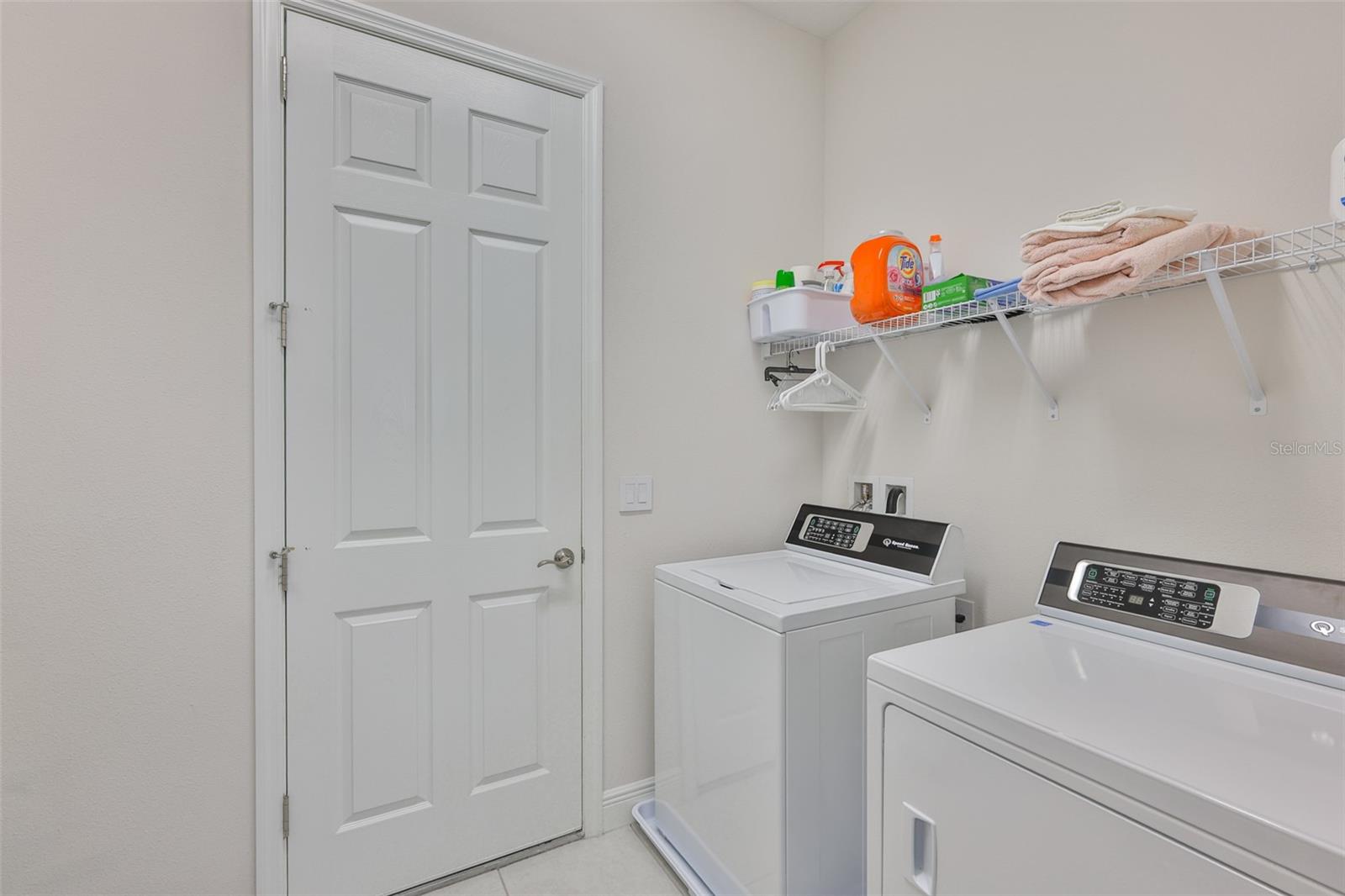 PRISTINE LAKE PRESERVE - Residential