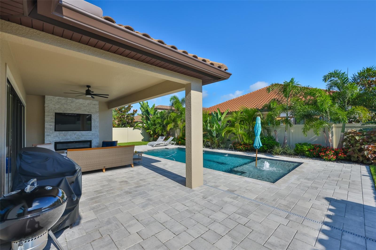 PRISTINE LAKE PRESERVE - Residential