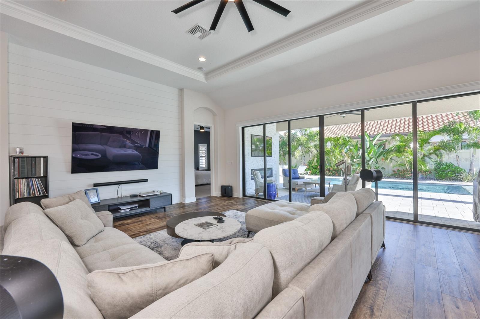 PRISTINE LAKE PRESERVE - Residential