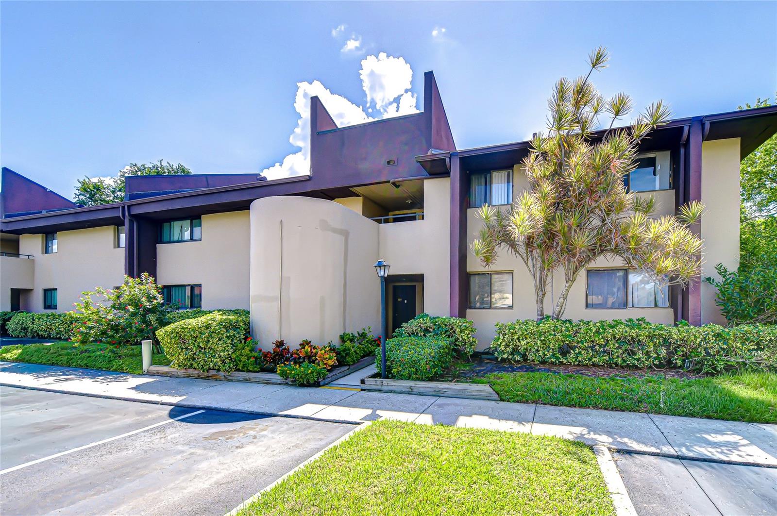 VILLAGE LAKE CONDO - Residential