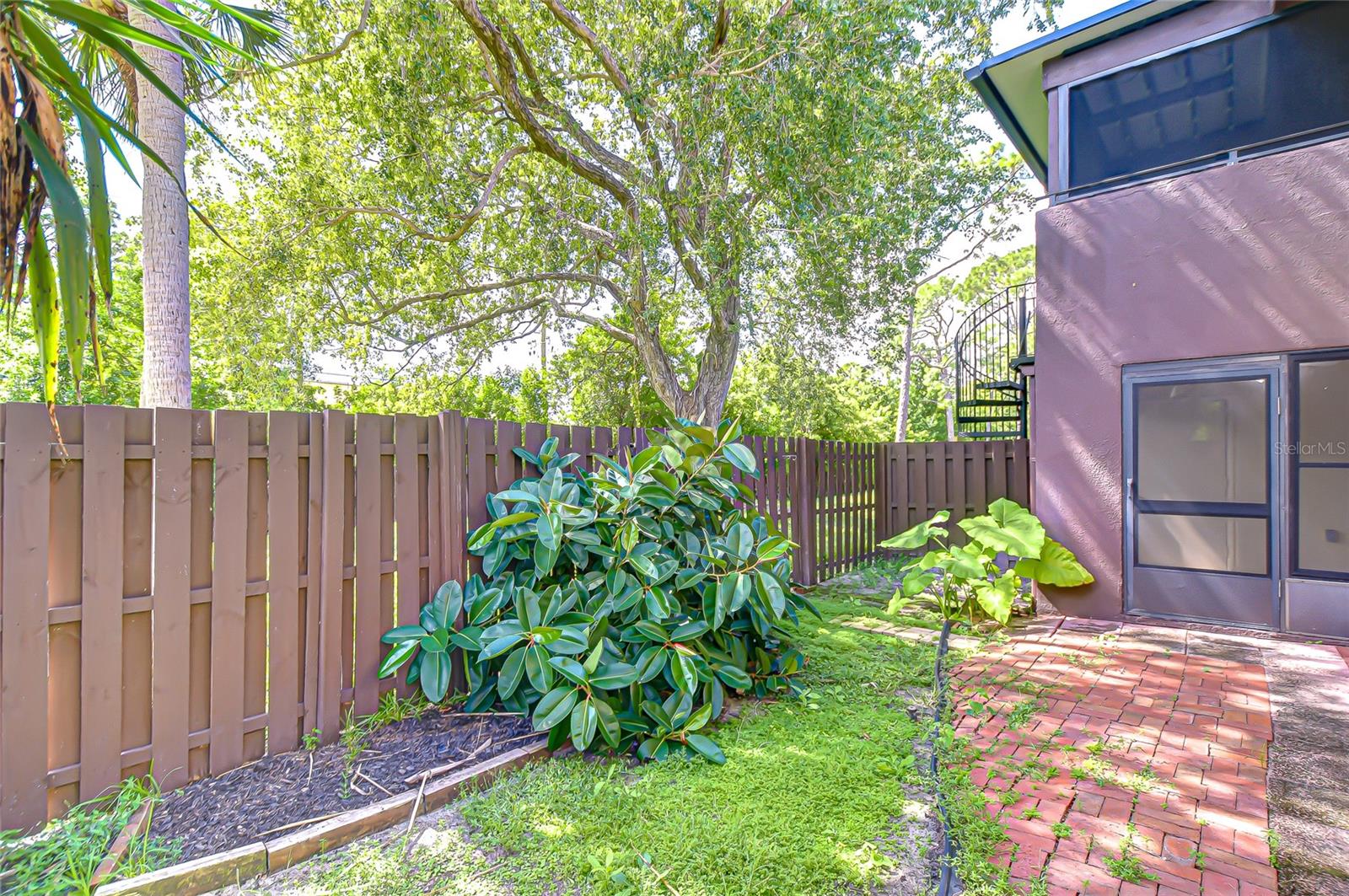 VILLAGE LAKE CONDO - Residential
