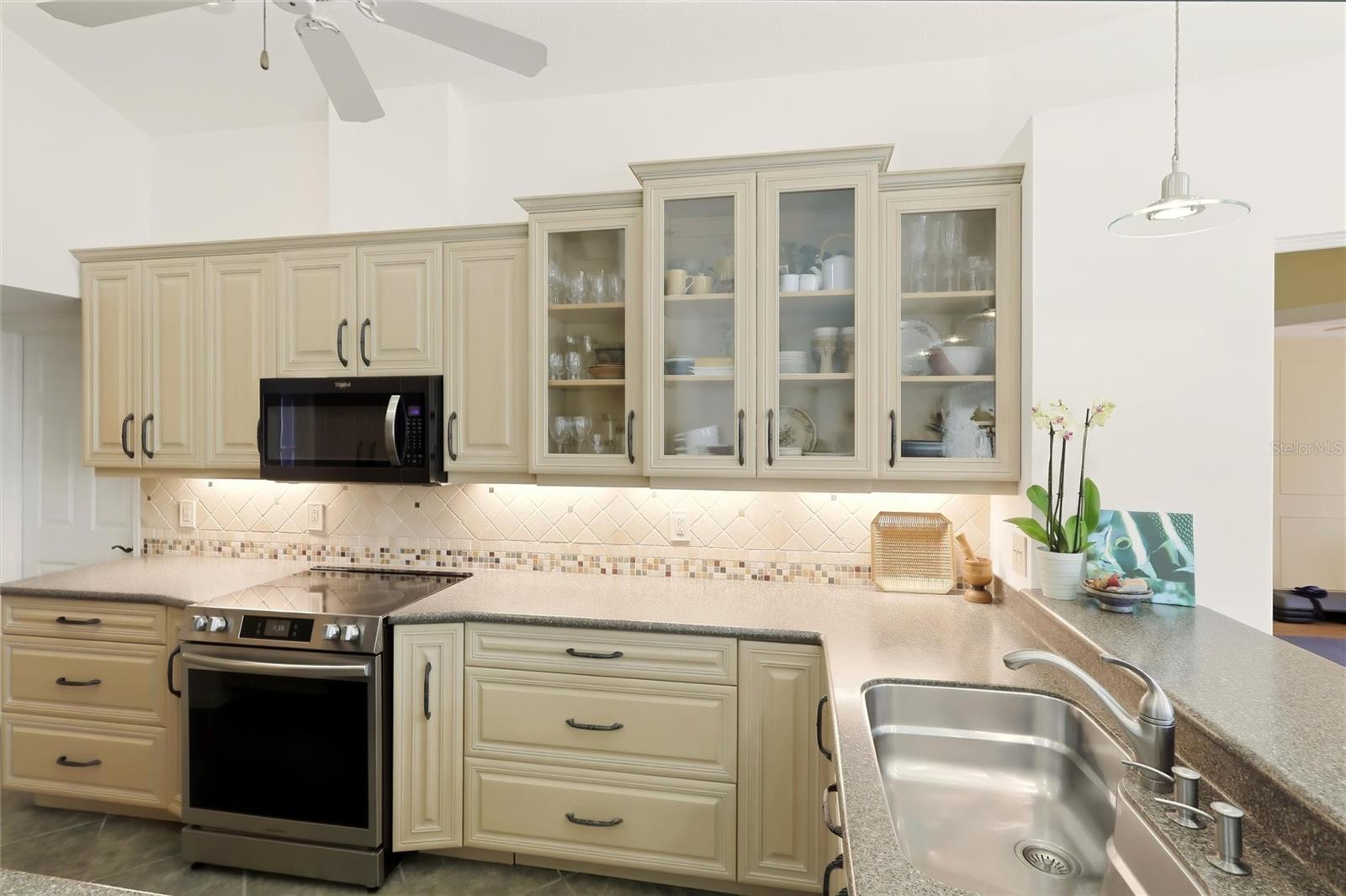 HIDDEN OAKS - Residential